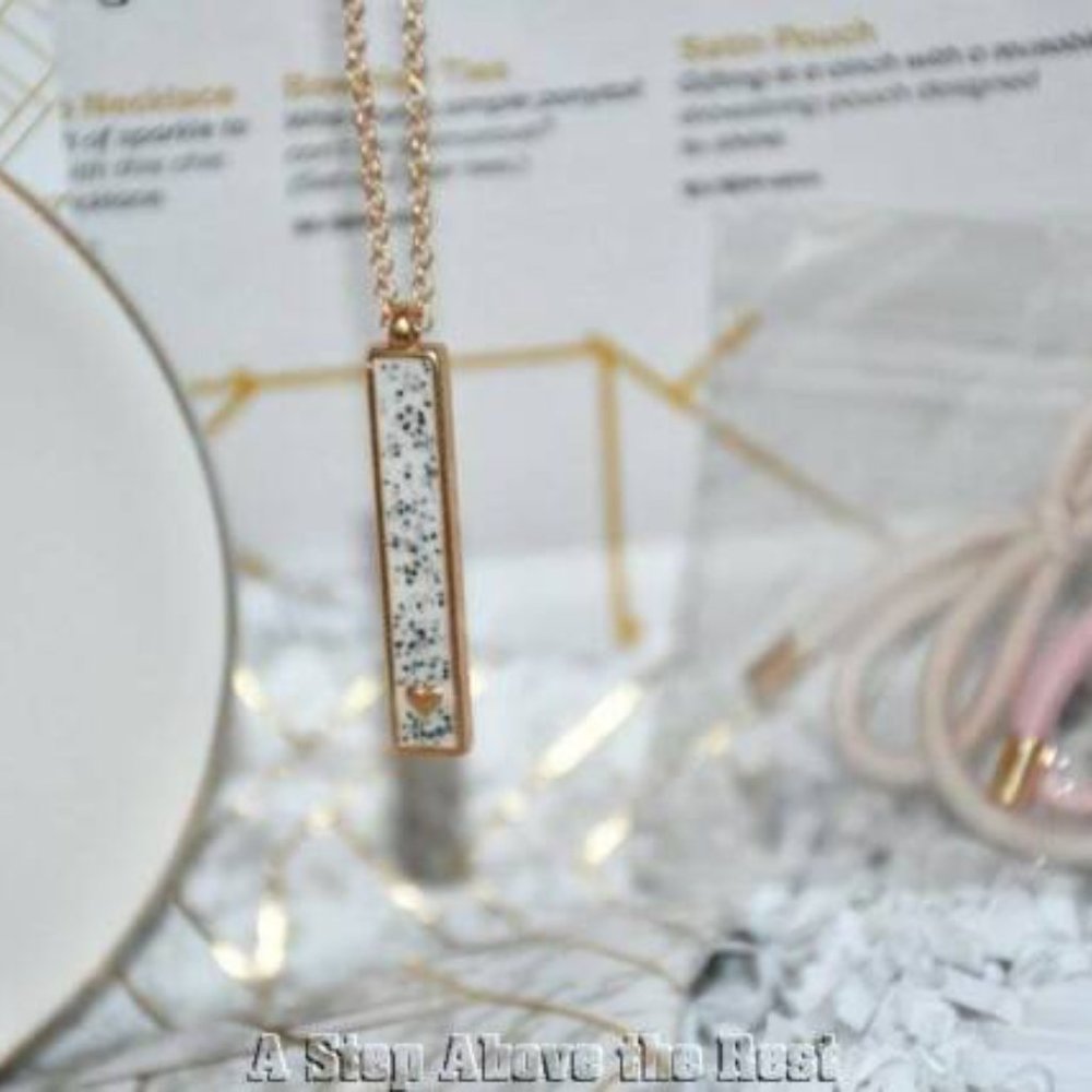 Thirty-One Rectangle Necklace - Picture 2 of 2